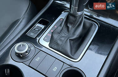 Внедорожник / Кроссовер Volkswagen Touareg 2013 в 