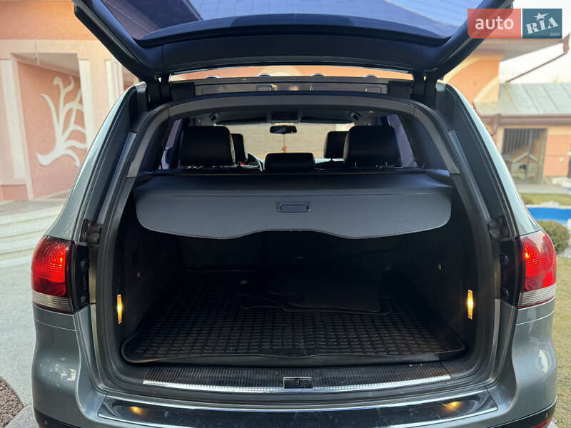 Внедорожник / Кроссовер Volkswagen Touareg 2007 в Черновцах