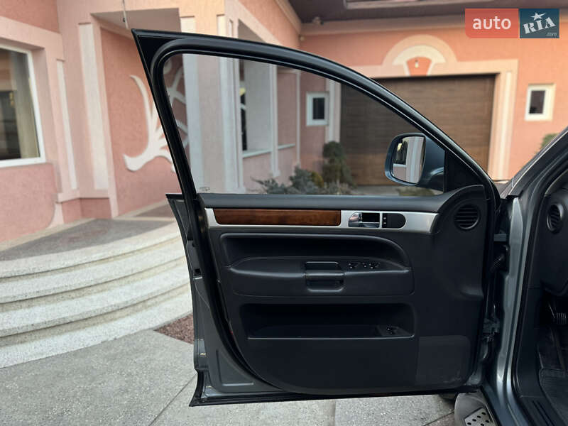 Внедорожник / Кроссовер Volkswagen Touareg 2007 в Черновцах