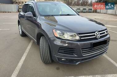 Позашляховик / Кросовер Volkswagen Touareg 2011 в Києві