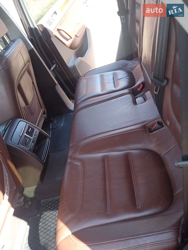 Позашляховик / Кросовер Volkswagen Touareg 2013 в Надвірній
