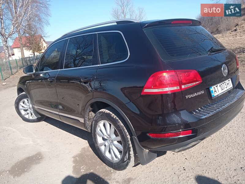 Позашляховик / Кросовер Volkswagen Touareg 2013 в Надвірній
