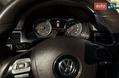 Внедорожник / Кроссовер Volkswagen Touareg 2014 в 
