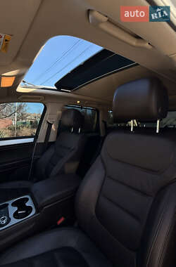Внедорожник / Кроссовер Volkswagen Touareg 2014 в 