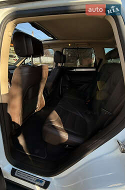 Внедорожник / Кроссовер Volkswagen Touareg 2014 в 