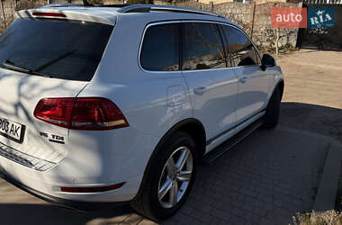 Внедорожник / Кроссовер Volkswagen Touareg 2014 в 