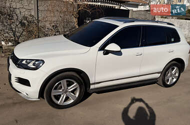 Внедорожник / Кроссовер Volkswagen Touareg 2014 в 
