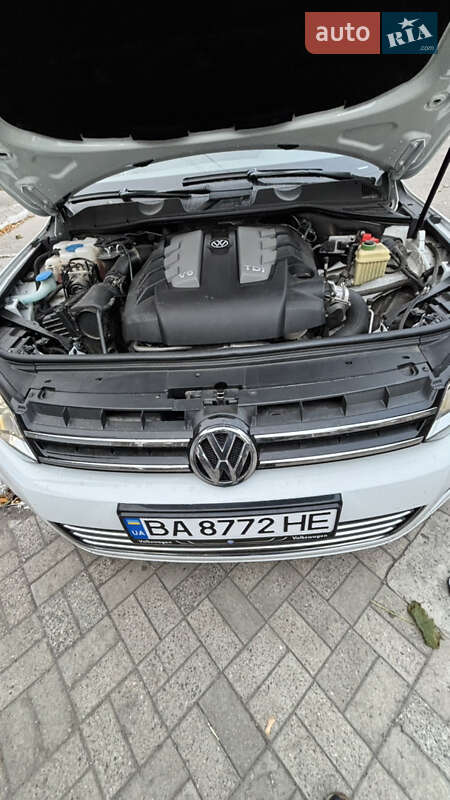 Внедорожник / Кроссовер Volkswagen Touareg 2014 в Знаменке