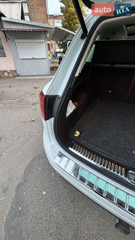Внедорожник / Кроссовер Volkswagen Touareg 2014 в Знаменке