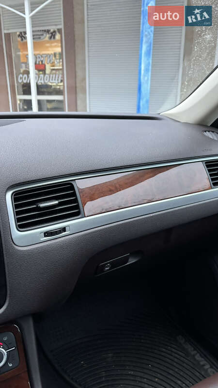 Внедорожник / Кроссовер Volkswagen Touareg 2014 в Знаменке
