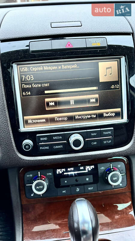 Внедорожник / Кроссовер Volkswagen Touareg 2014 в Знаменке