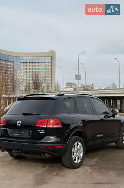 Позашляховик / Кросовер Volkswagen Touareg 2015 в 