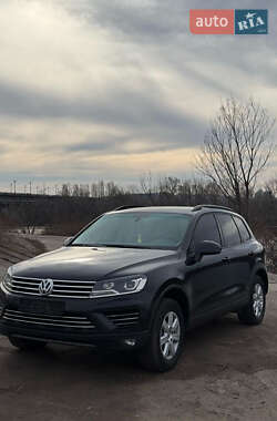 Позашляховик / Кросовер Volkswagen Touareg 2015 в 