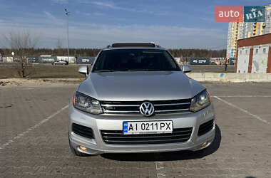 Внедорожник / Кроссовер Volkswagen Touareg 2011 в Киеве