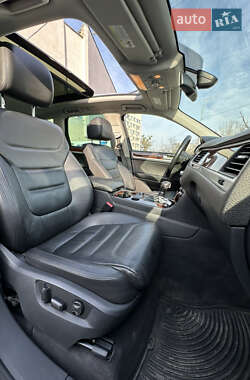 Внедорожник / Кроссовер Volkswagen Touareg 2012 в Киеве