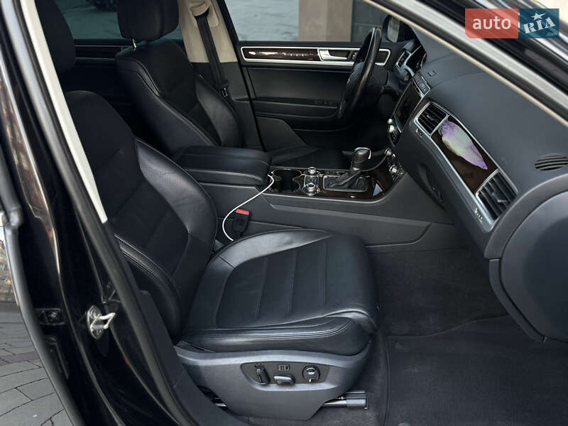 Позашляховик / Кросовер Volkswagen Touareg 2014 в Тернополі