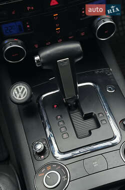 Внедорожник / Кроссовер Volkswagen Touareg 2005 в 