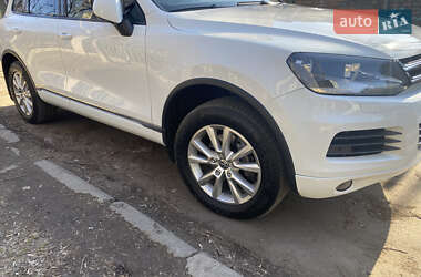Внедорожник / Кроссовер Volkswagen Touareg 2013 в Днепре