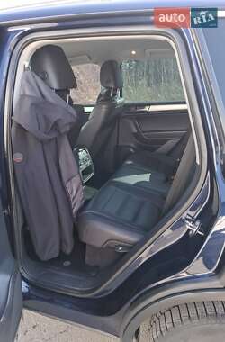 Позашляховик / Кросовер Volkswagen Touareg 2013 в 