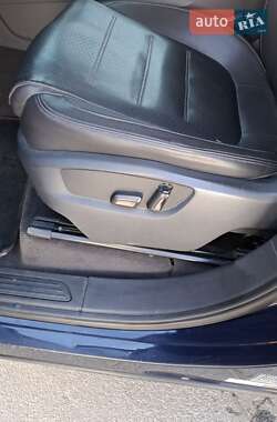 Позашляховик / Кросовер Volkswagen Touareg 2013 в 