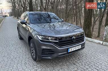 Позашляховик / Кросовер Volkswagen Touareg 2018 в Чернівцях