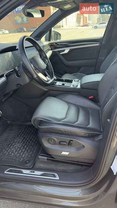 Позашляховик / Кросовер Volkswagen Touareg 2020 в Броварах