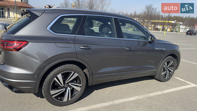 Позашляховик / Кросовер Volkswagen Touareg 2020 в Броварах