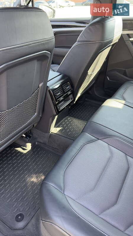 Позашляховик / Кросовер Volkswagen Touareg 2020 в Броварах