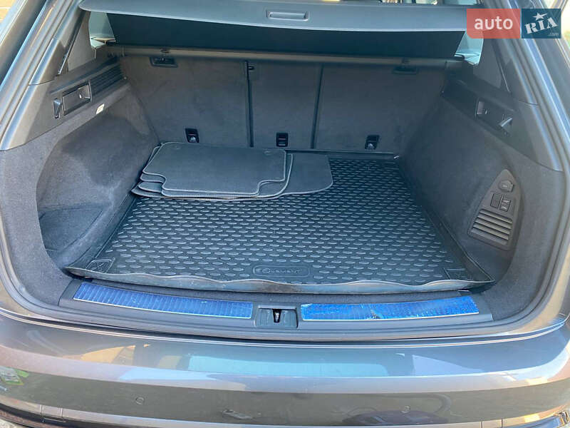 Позашляховик / Кросовер Volkswagen Touareg 2020 в Броварах