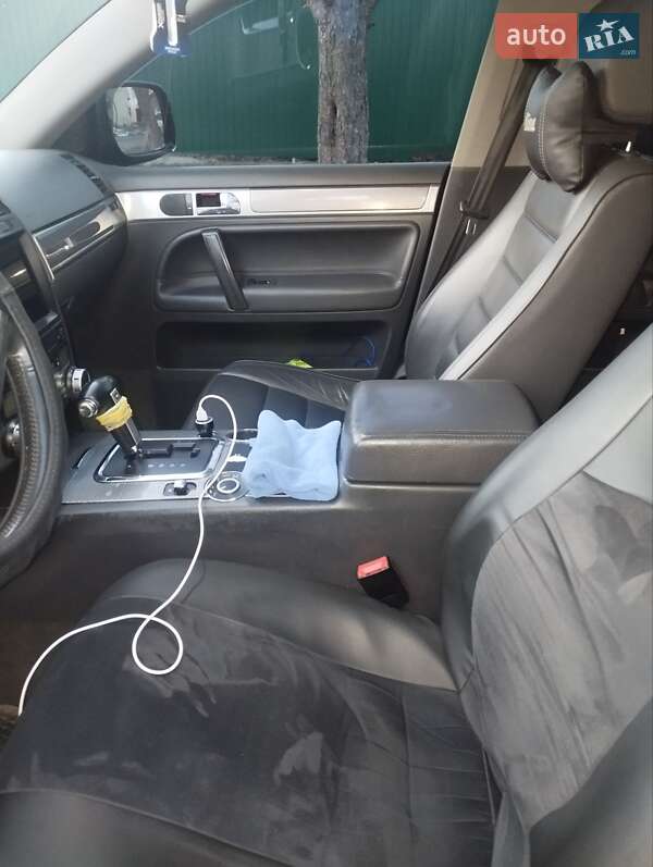 Внедорожник / Кроссовер Volkswagen Touareg 2006 в Звягеле