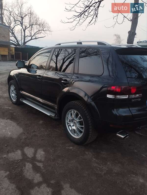 Внедорожник / Кроссовер Volkswagen Touareg 2006 в Звягеле