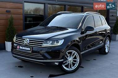 Внедорожник / Кроссовер Volkswagen Touareg 2015 в Ровно