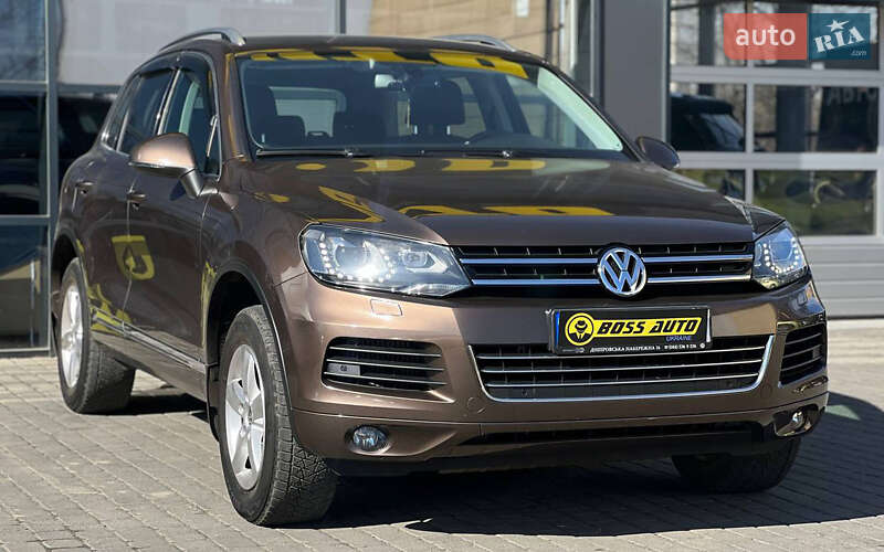 Внедорожник / Кроссовер Volkswagen Touareg 2013 в 