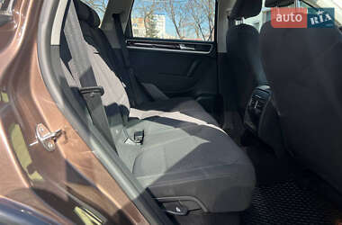 Внедорожник / Кроссовер Volkswagen Touareg 2013 в 