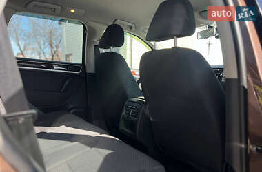 Внедорожник / Кроссовер Volkswagen Touareg 2013 в 