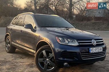 Внедорожник / Кроссовер Volkswagen Touareg 2012 в Днепре