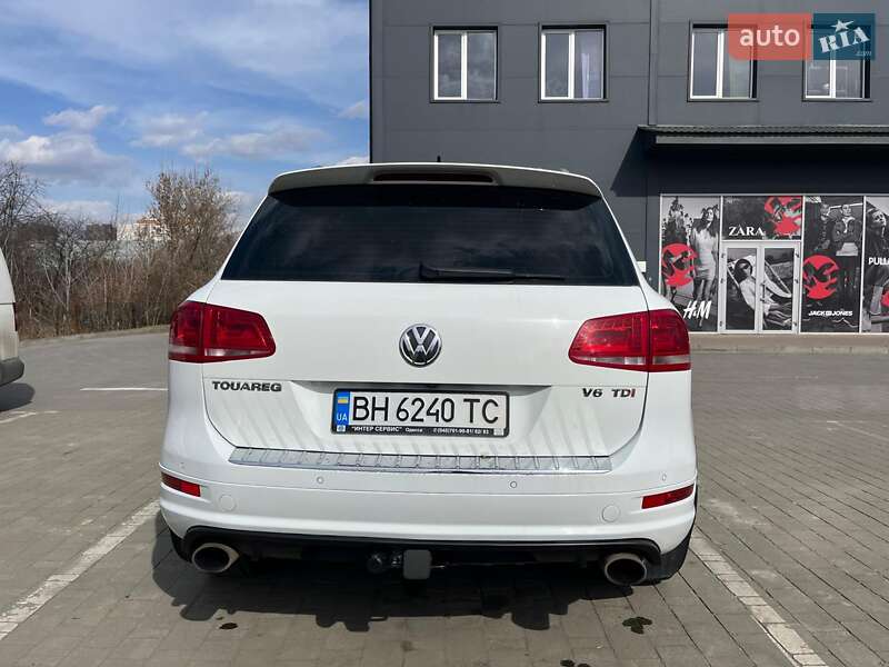 Внедорожник / Кроссовер Volkswagen Touareg 2012 в Хмельницком