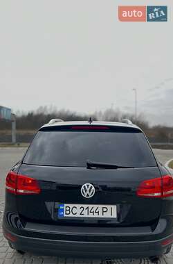 Внедорожник / Кроссовер Volkswagen Touareg 2012 в Львове