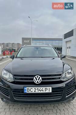 Внедорожник / Кроссовер Volkswagen Touareg 2012 в Львове