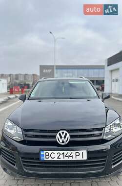 Внедорожник / Кроссовер Volkswagen Touareg 2012 в Львове