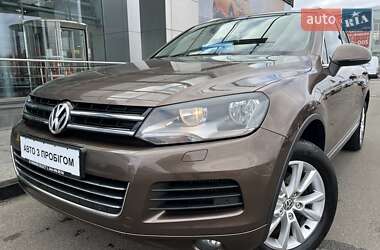 Внедорожник / Кроссовер Volkswagen Touareg 2012 в Киеве