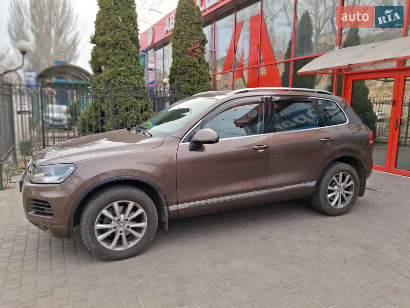 Внедорожник / Кроссовер Volkswagen Touareg 2012 в Одессе