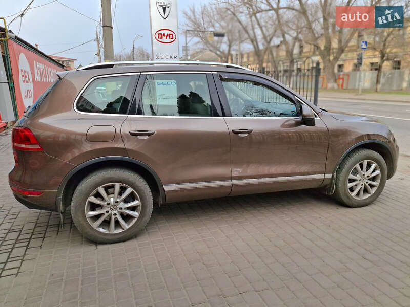 Внедорожник / Кроссовер Volkswagen Touareg 2012 в Одессе