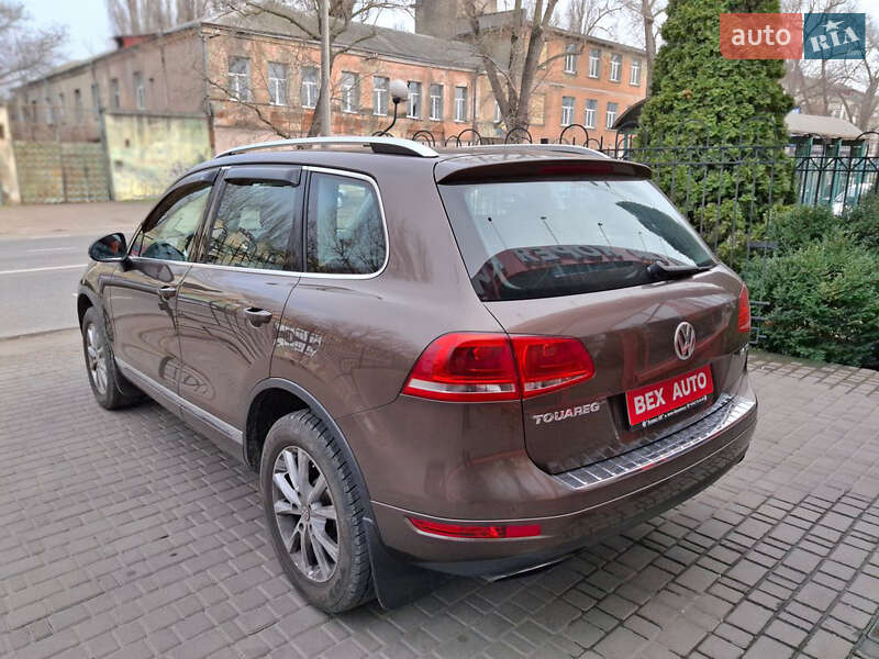 Внедорожник / Кроссовер Volkswagen Touareg 2012 в Одессе