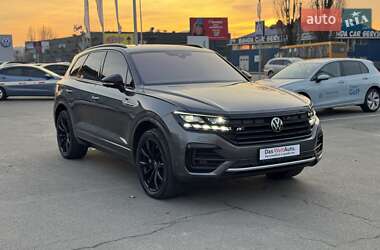 Позашляховик / Кросовер Volkswagen Touareg 2020 в Києві