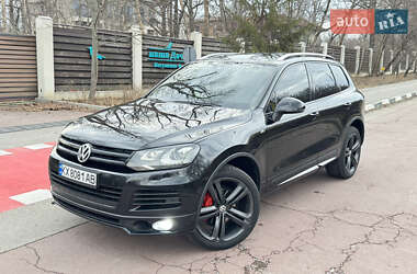 Позашляховик / Кросовер Volkswagen Touareg 2013 в Харкові