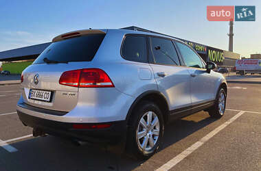 Внедорожник / Кроссовер Volkswagen Touareg 2011 в 