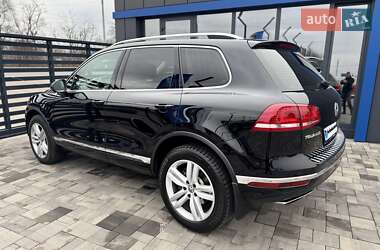 Позашляховик / Кросовер Volkswagen Touareg 2017 в Рівному