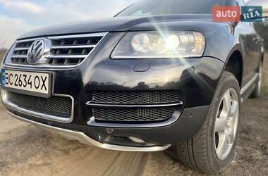 Внедорожник / Кроссовер Volkswagen Touareg 2006 в Новояворовске