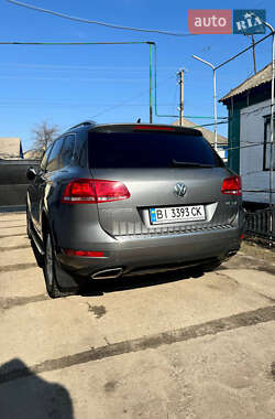 Позашляховик / Кросовер Volkswagen Touareg 2011 в Котельві